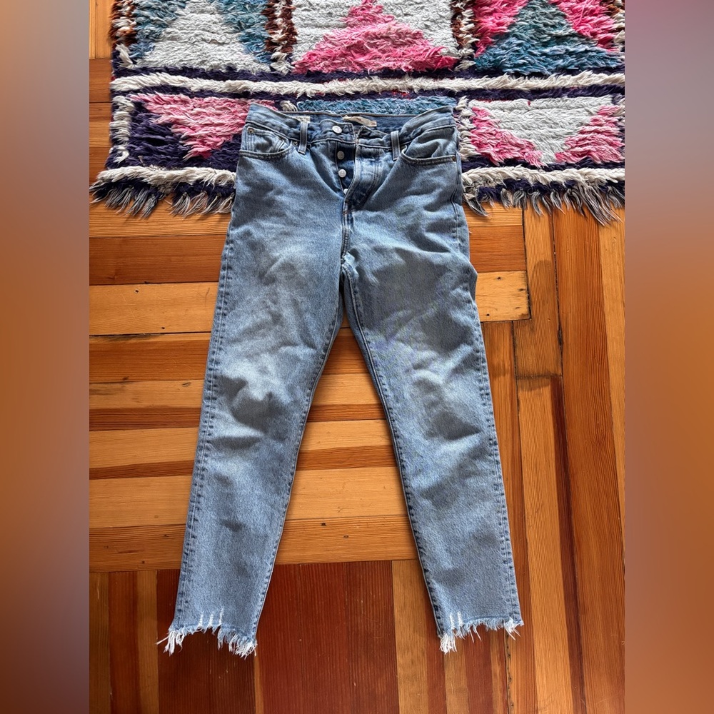 Levi’s the wedgie raw hem